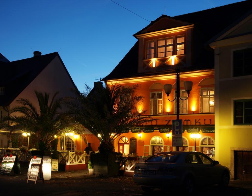 Penzion - Restaurant U Zamku Bečov nad Teplou Екстериор снимка