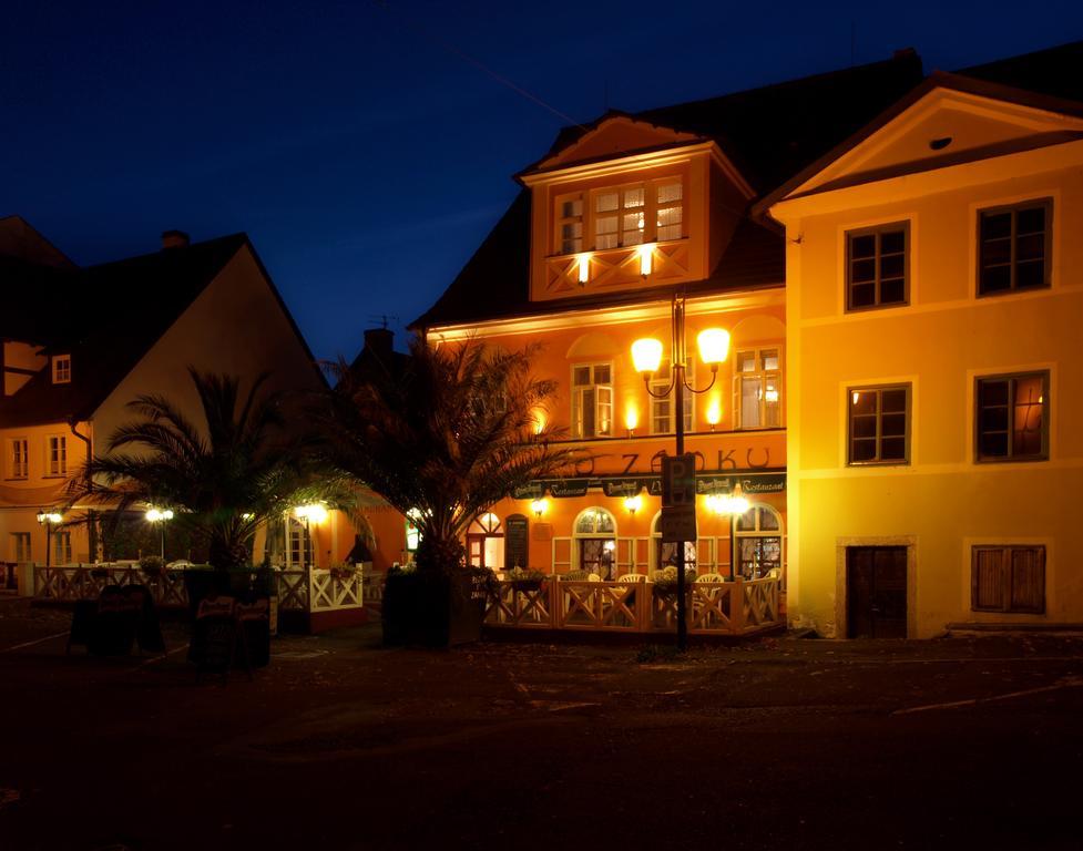 Penzion - Restaurant U Zamku Bečov nad Teplou Екстериор снимка