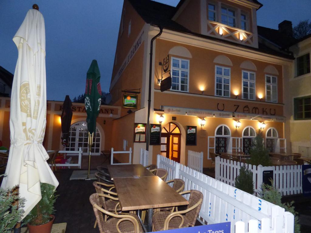 Penzion - Restaurant U Zamku Bečov nad Teplou Екстериор снимка