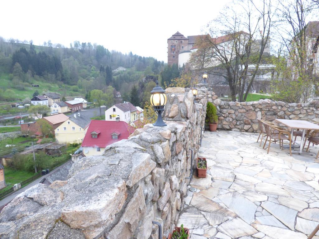 Penzion - Restaurant U Zamku Bečov nad Teplou Екстериор снимка