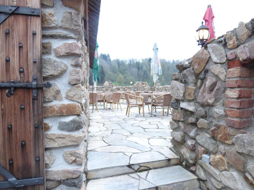 Penzion - Restaurant U Zamku Bečov nad Teplou Екстериор снимка