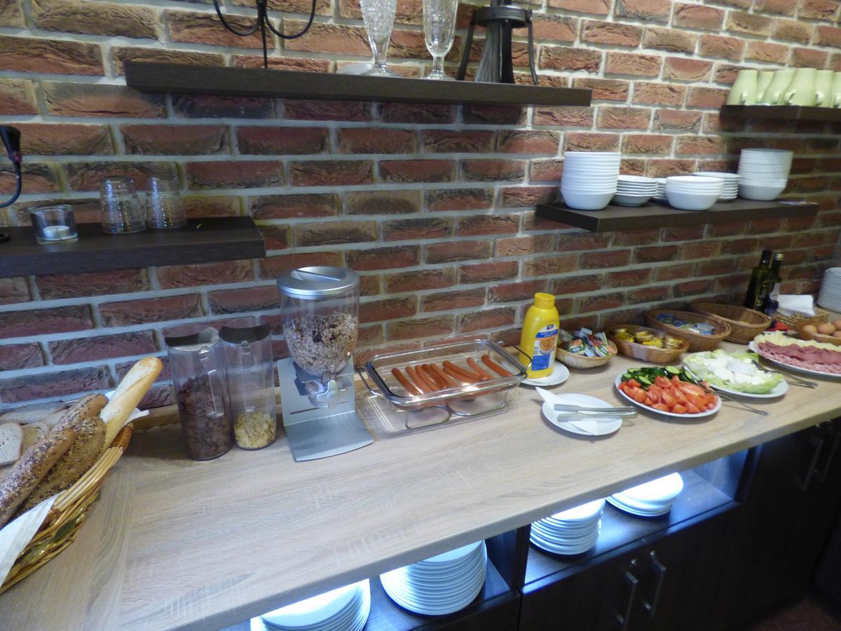 Penzion - Restaurant U Zamku Bečov nad Teplou Екстериор снимка