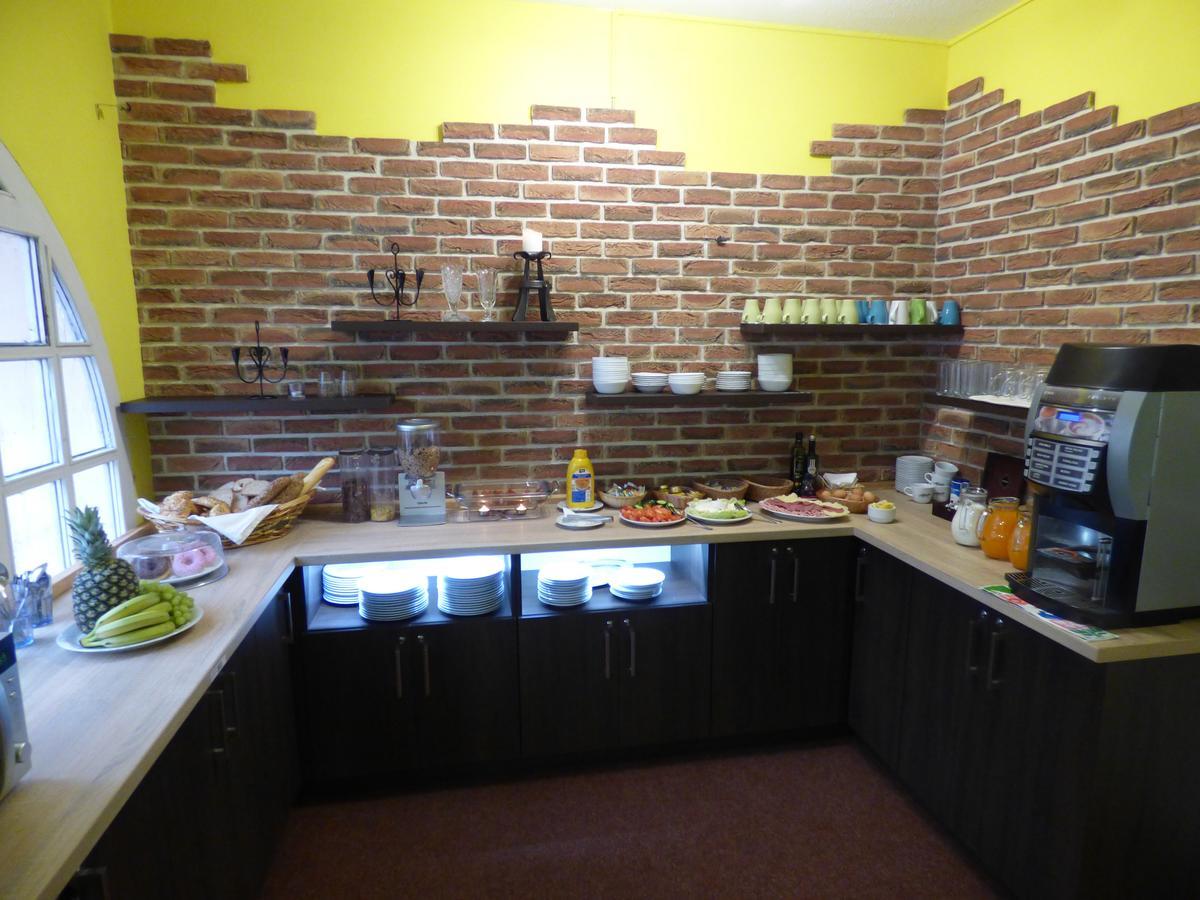 Penzion - Restaurant U Zamku Bečov nad Teplou Екстериор снимка