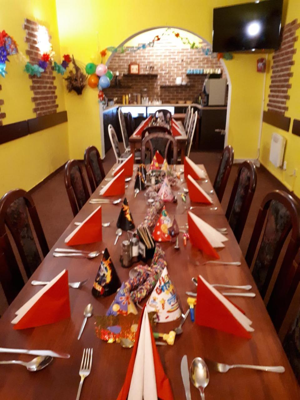 Penzion - Restaurant U Zamku Bečov nad Teplou Екстериор снимка