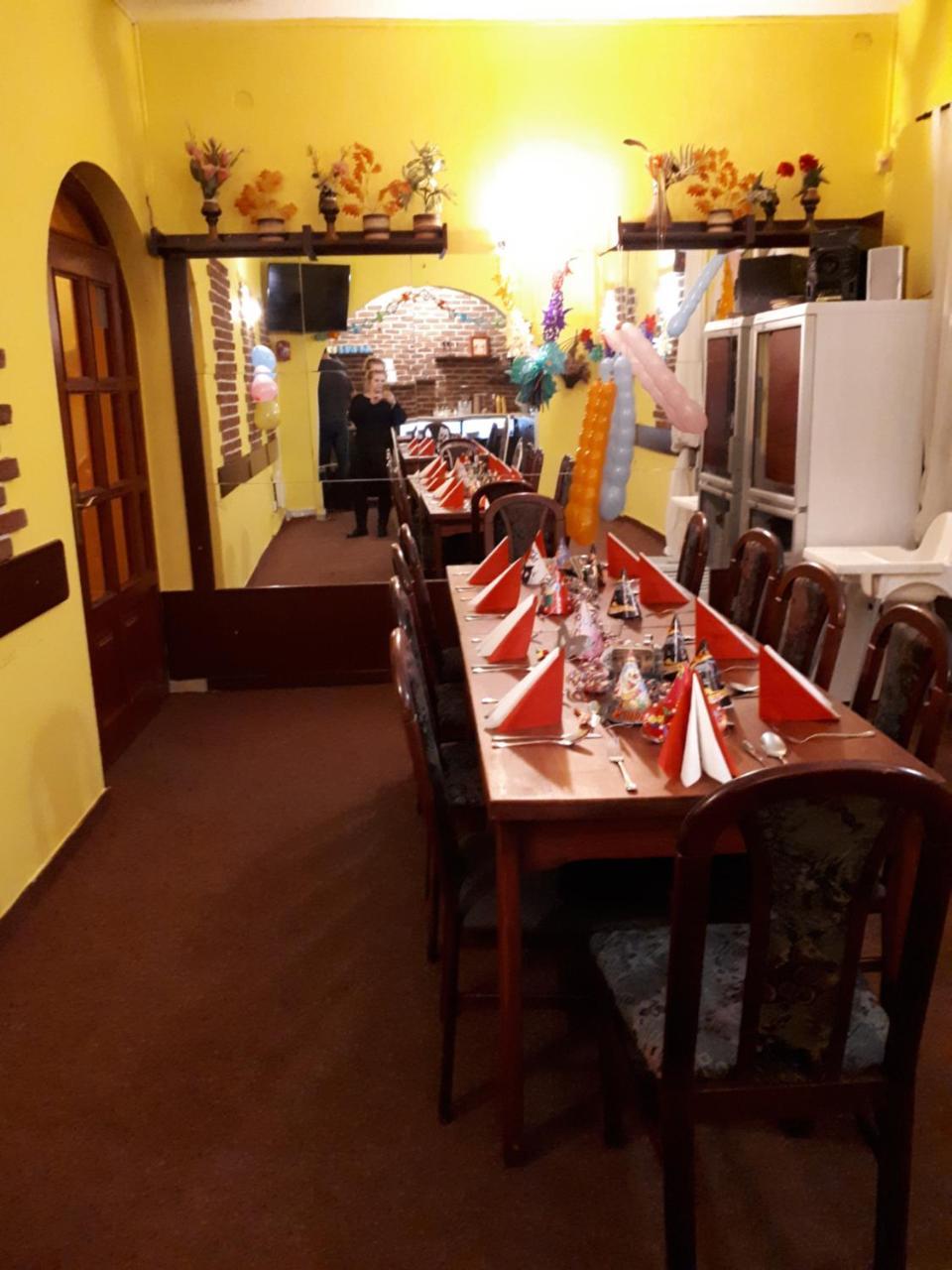 Penzion - Restaurant U Zamku Bečov nad Teplou Екстериор снимка
