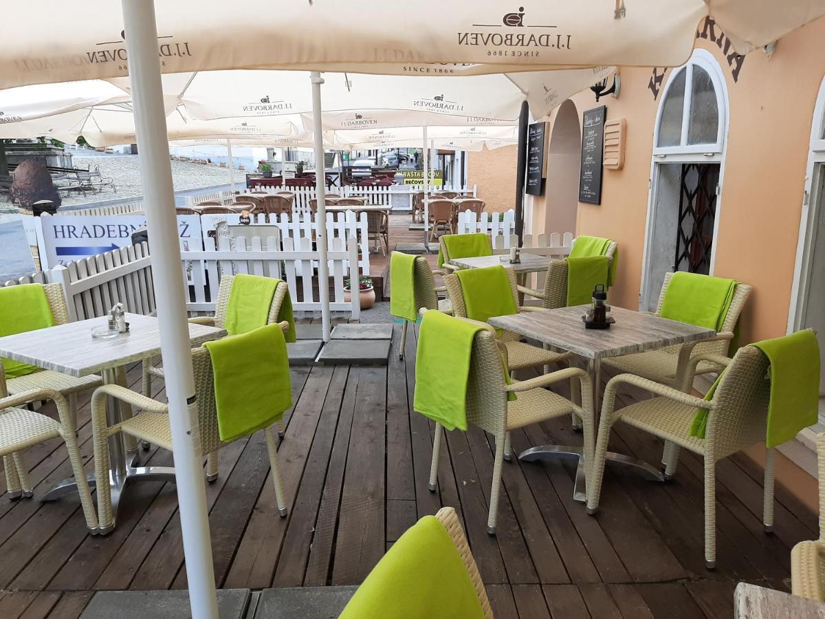 Penzion - Restaurant U Zamku Bečov nad Teplou Екстериор снимка