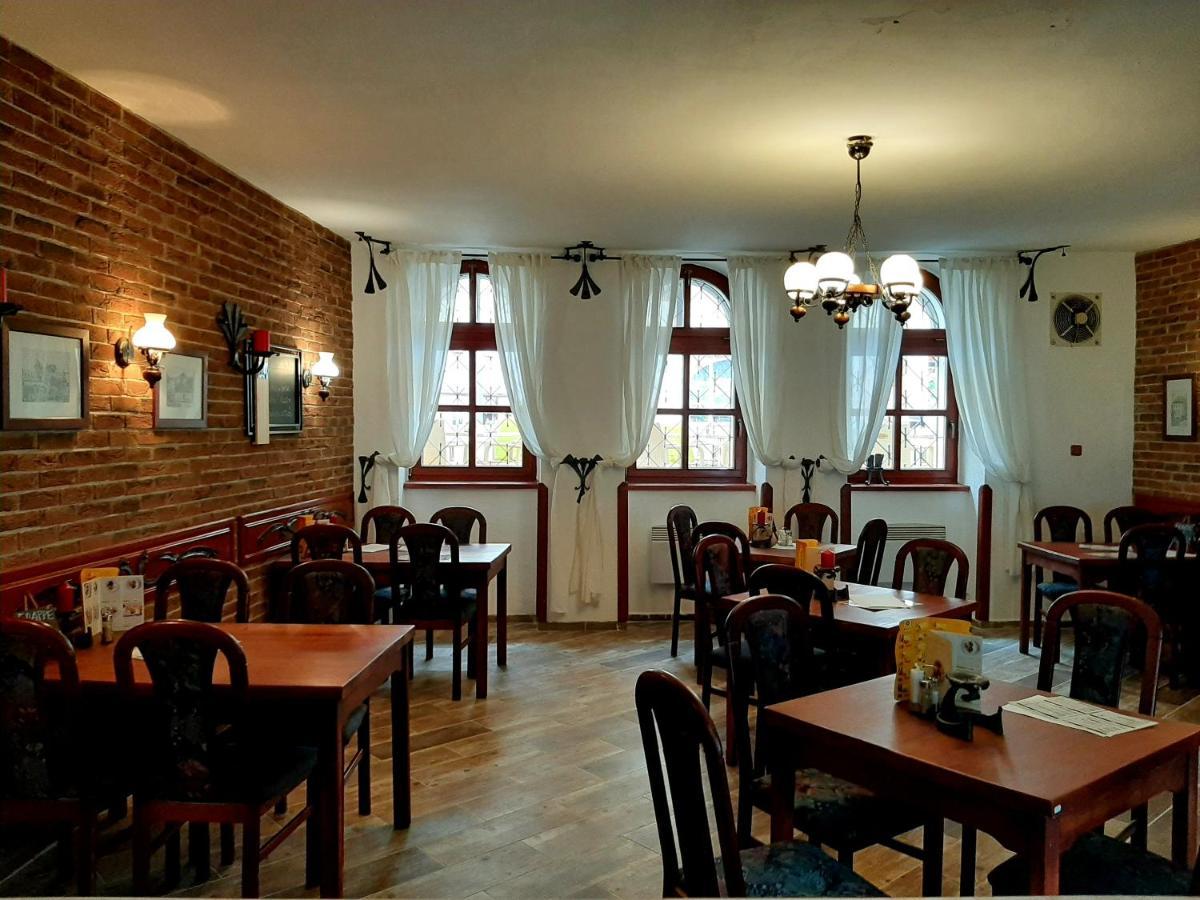 Penzion - Restaurant U Zamku Bečov nad Teplou Екстериор снимка